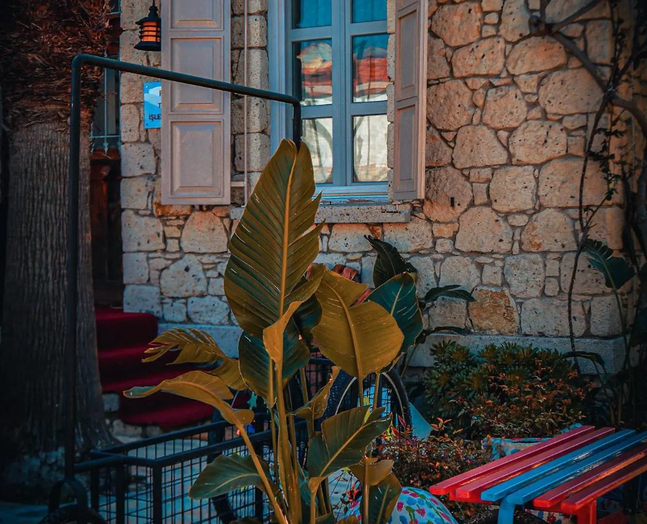 B House Alaçatı 0*,