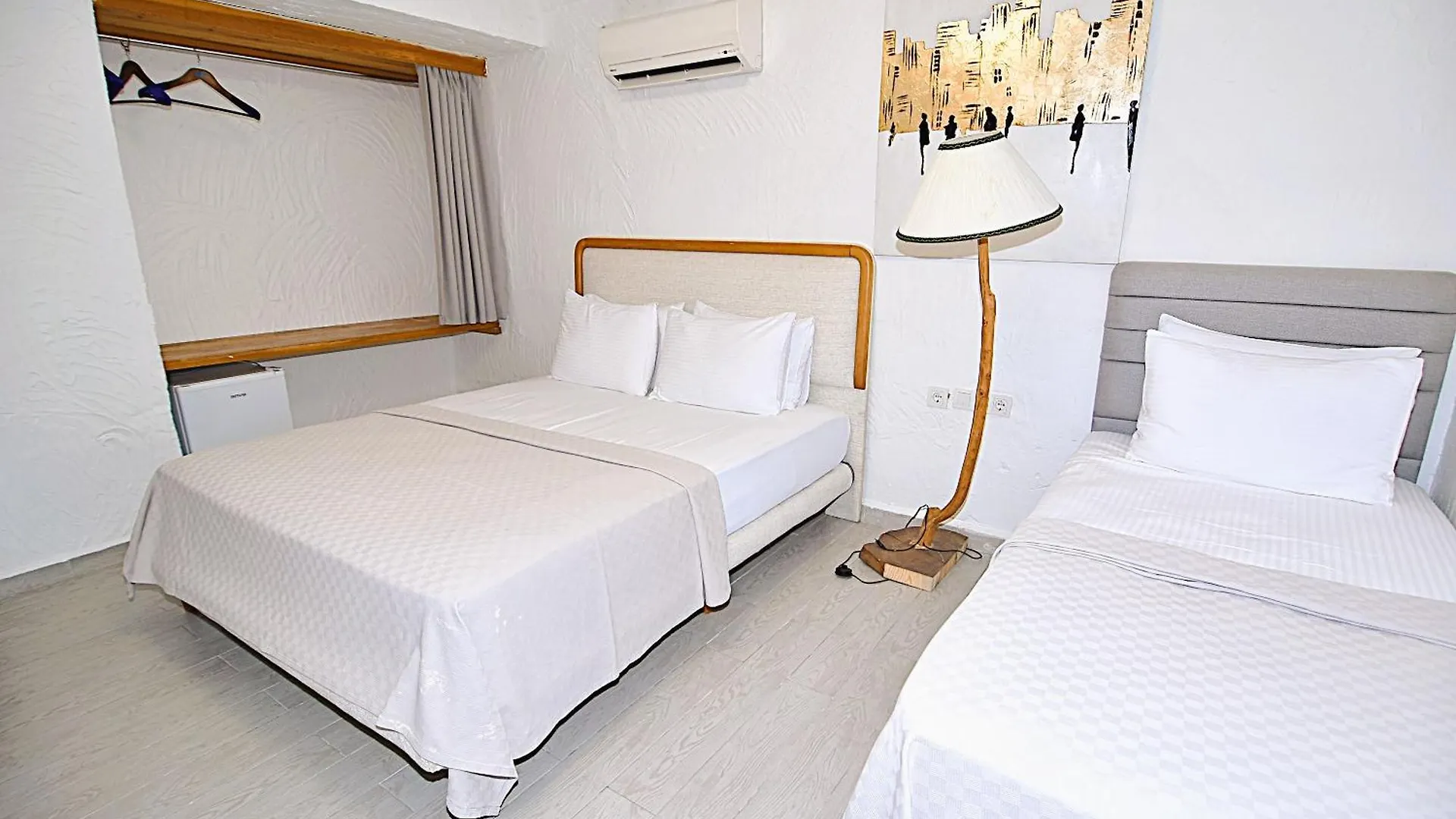B House Alaçatı 0*,