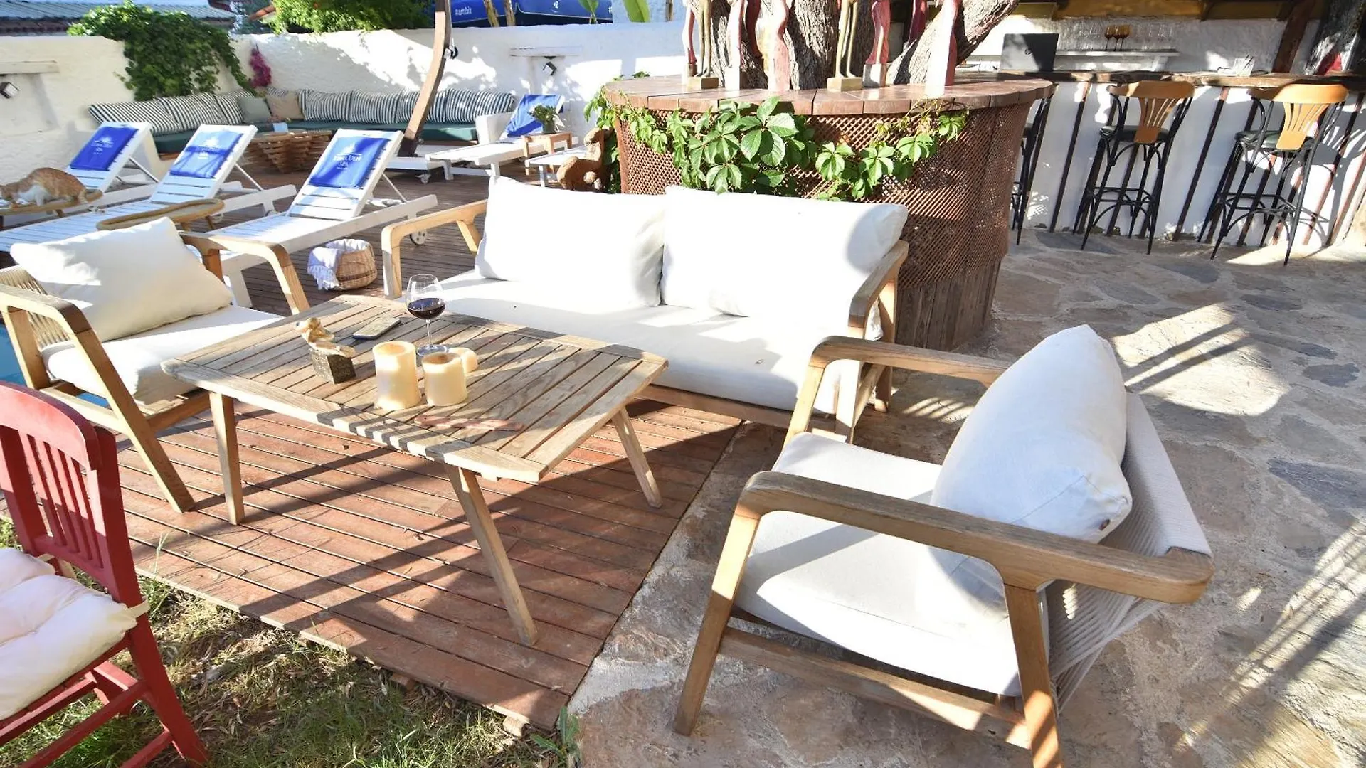 B House Alaçatı 0*,