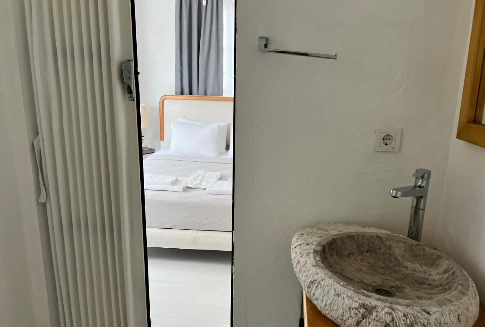 B House Alaçatı 0*,